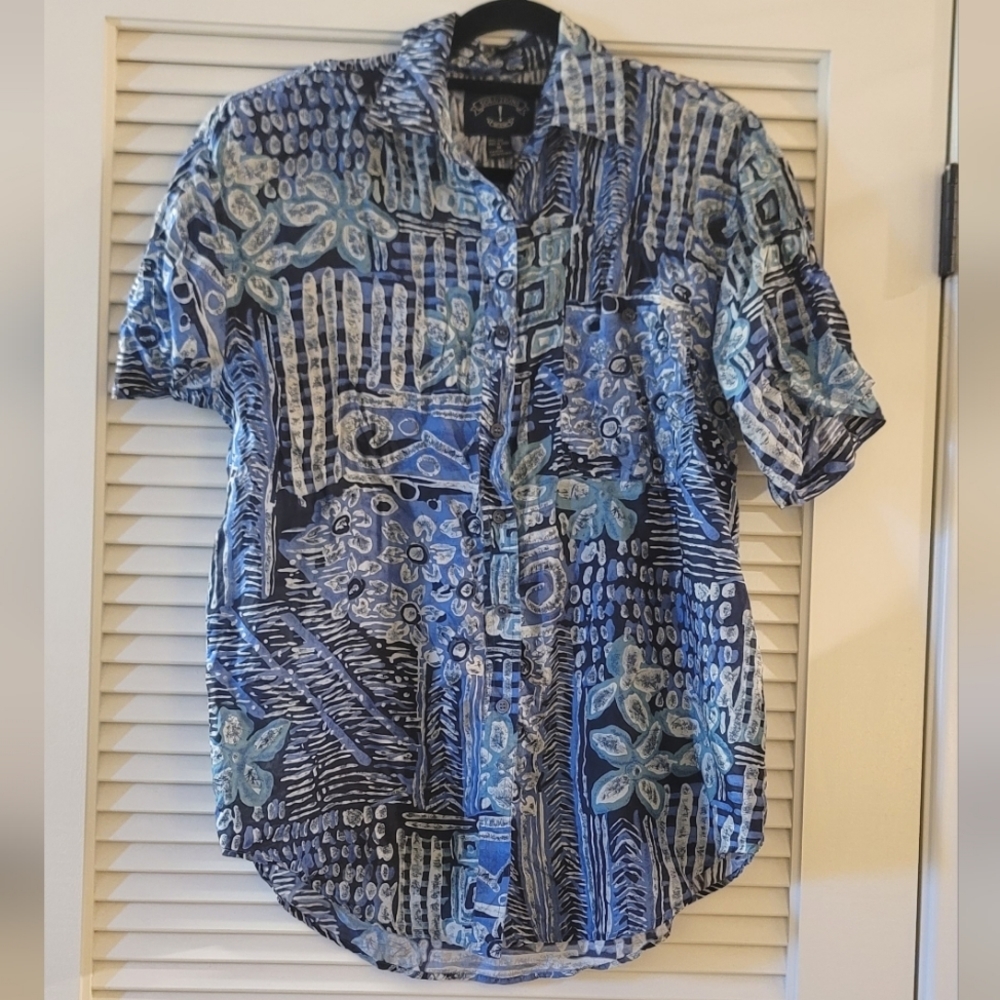 Solutions - Blue/White/Black 100% Silk Button Short-Sleeve Padded Shoulde…
